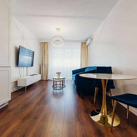 3 Bedrooms Premium Bella Blue For 8 Guests With Ac And Free Out Side Parking Ряшів Екстер'єр фото