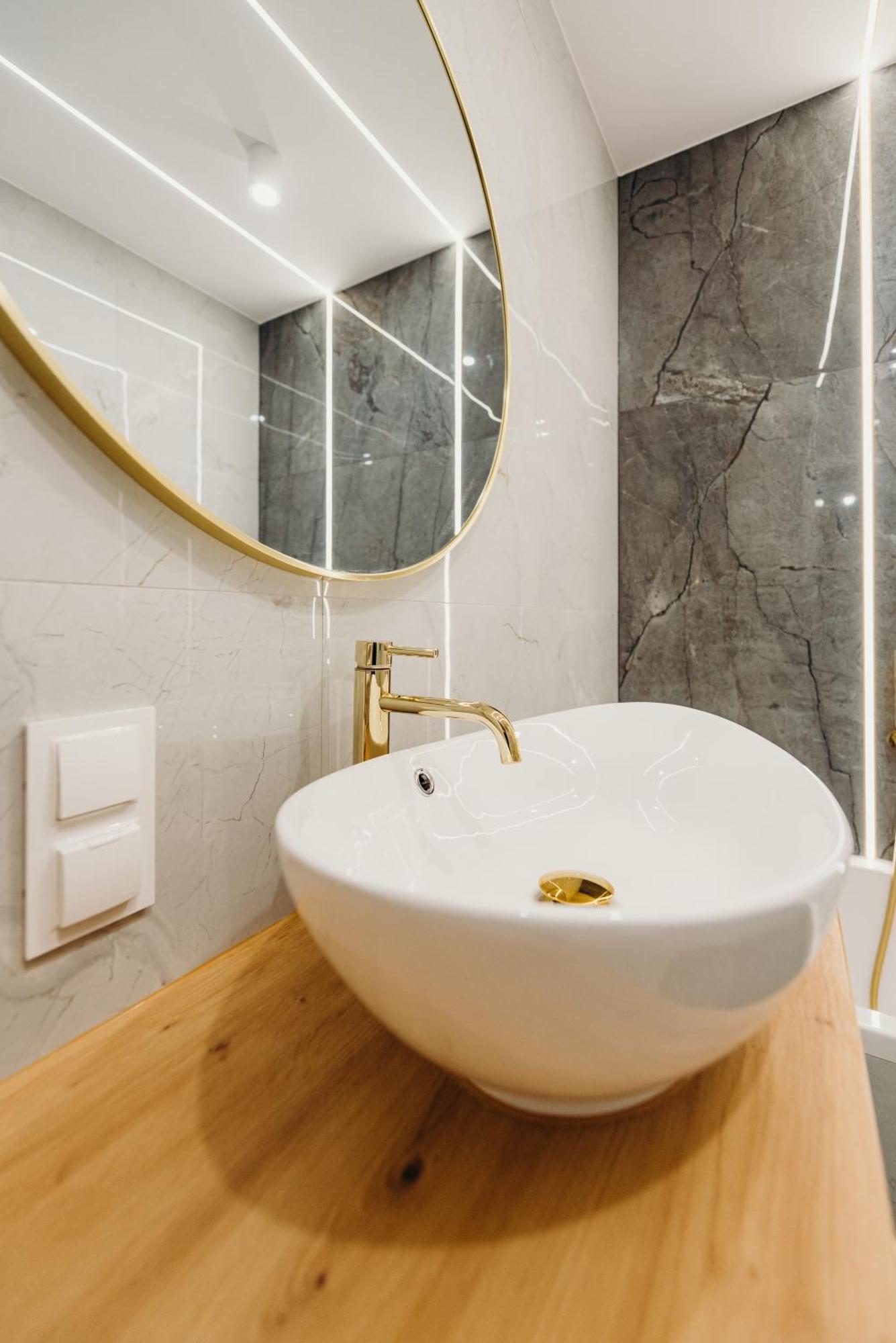 3 Bedrooms Premium Bella Blue For 8 Guests With Ac And Free Out Side Parking Ряшів Екстер'єр фото