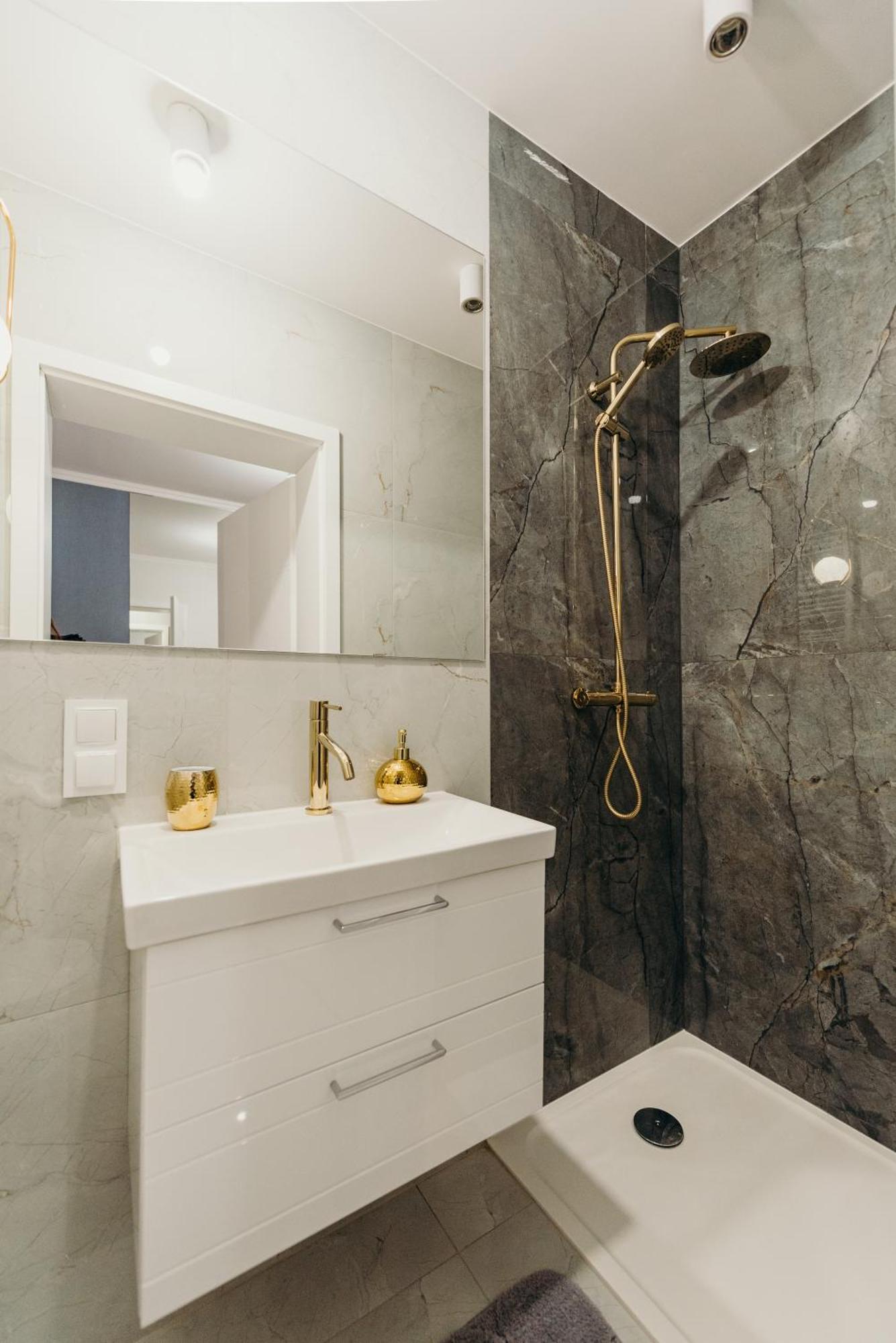 3 Bedrooms Premium Bella Blue For 8 Guests With Ac And Free Out Side Parking Ряшів Екстер'єр фото
