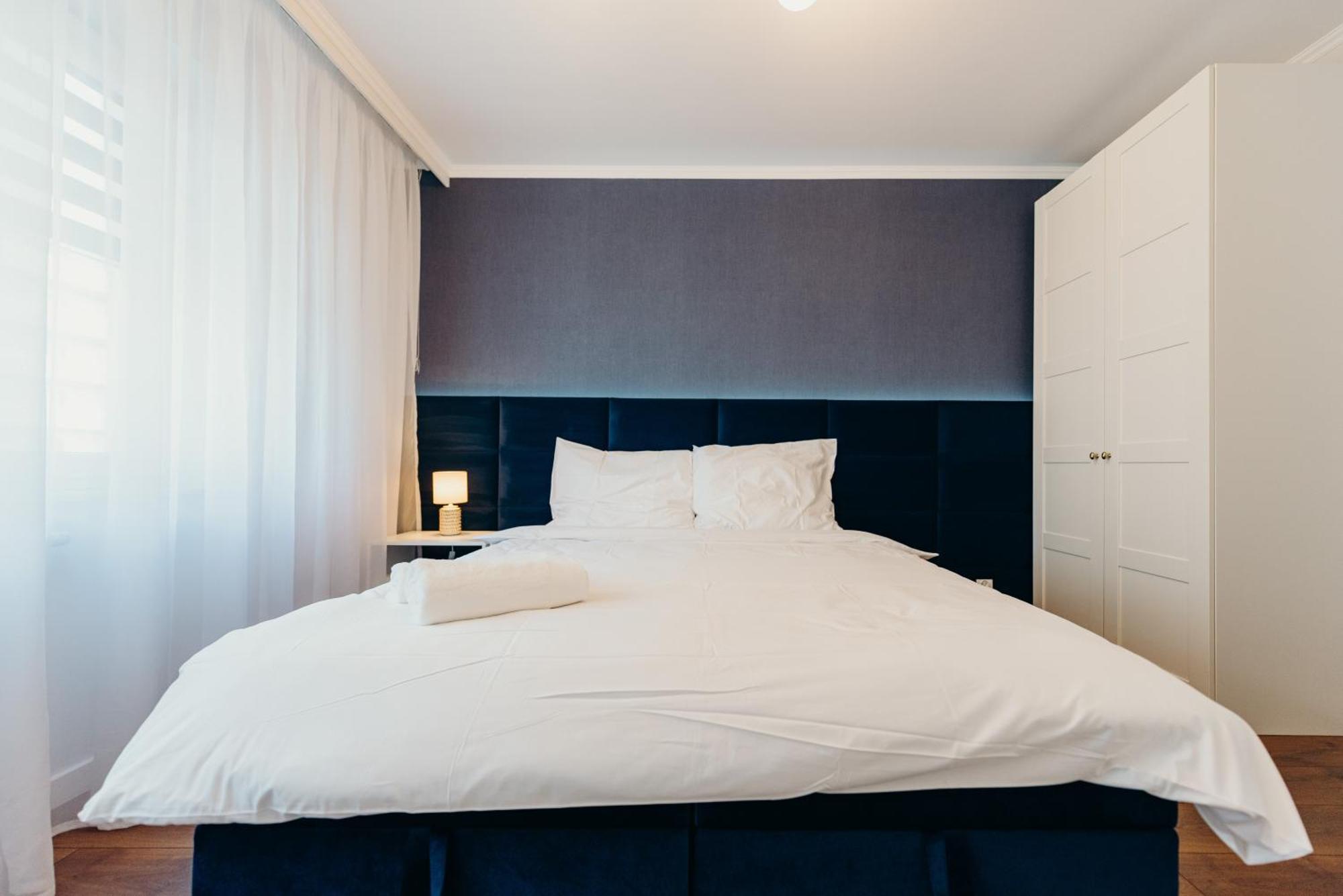 3 Bedrooms Premium Bella Blue For 8 Guests With Ac And Free Out Side Parking Ряшів Екстер'єр фото