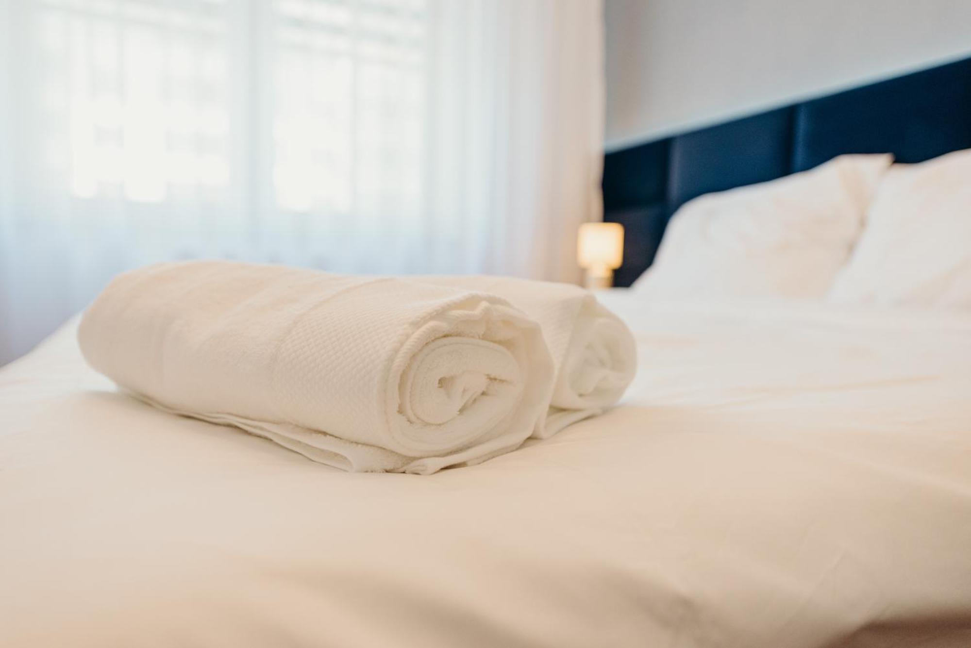 3 Bedrooms Premium Bella Blue For 8 Guests With Ac And Free Out Side Parking Ряшів Екстер'єр фото