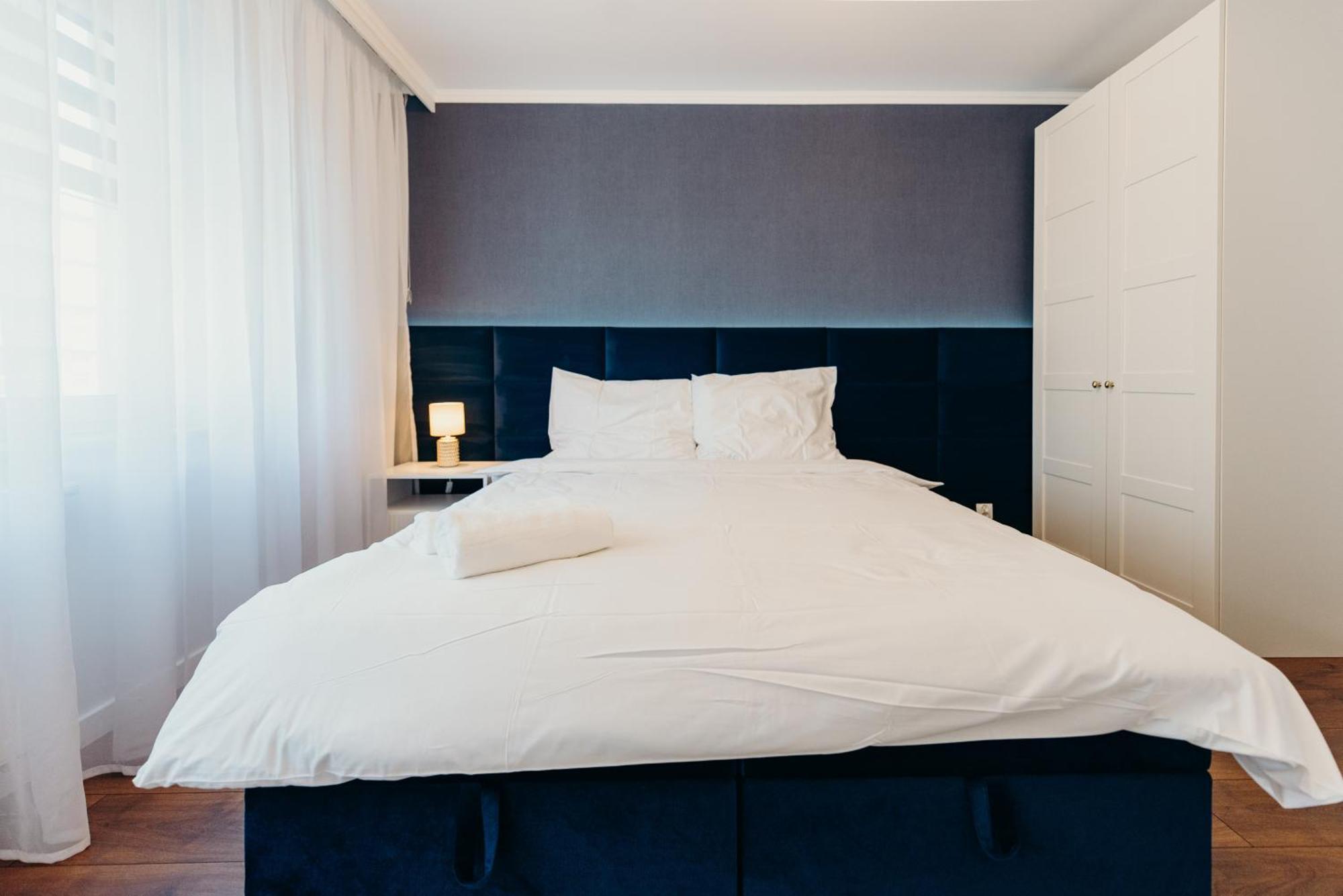 3 Bedrooms Premium Bella Blue For 8 Guests With Ac And Free Out Side Parking Ряшів Екстер'єр фото