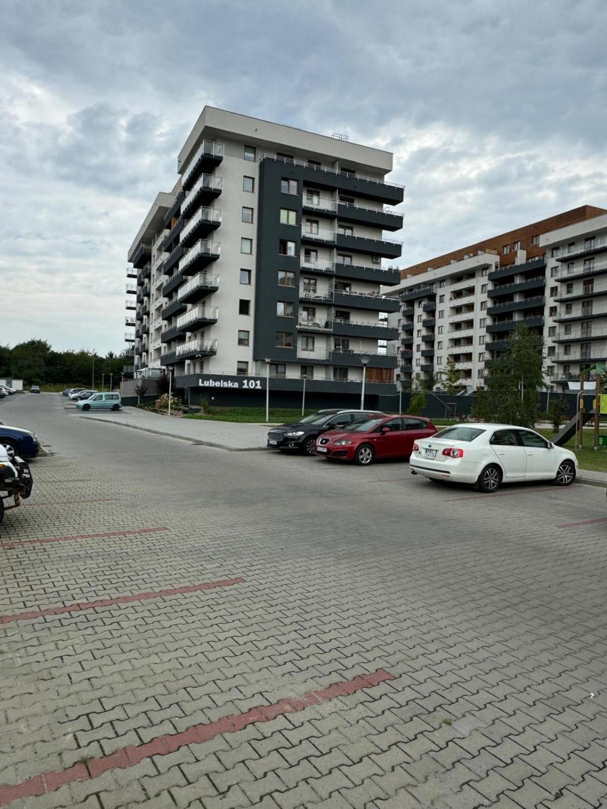 3 Bedrooms Premium Bella Blue For 8 Guests With Ac And Free Out Side Parking Ряшів Екстер'єр фото